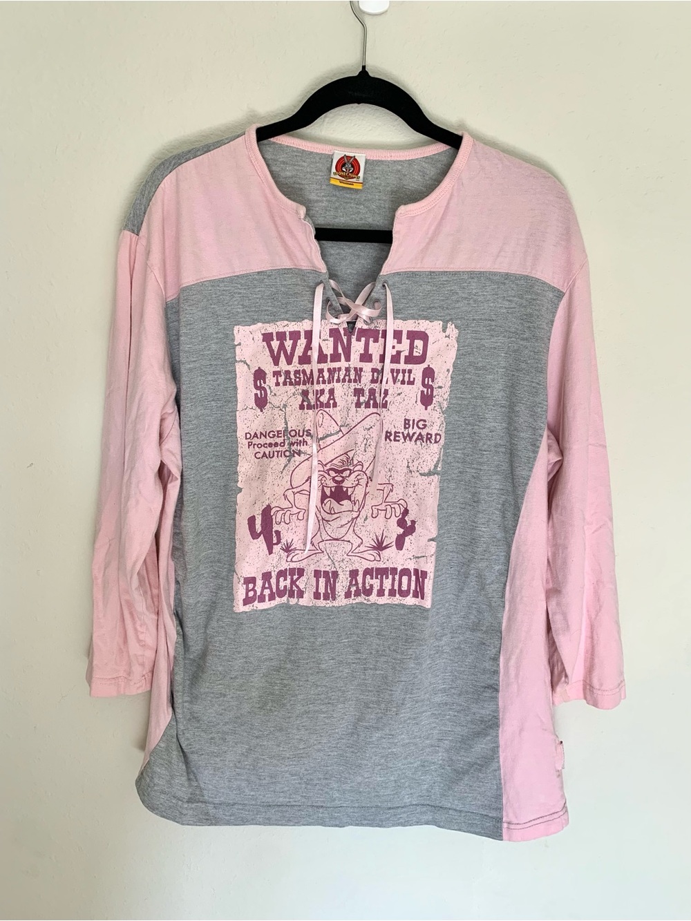 Warner Bros Looney Tunes Tasmanian Devil Rare Vintage Graphic Women's Top